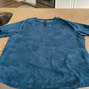 Men’s brand new Lululemon shirt